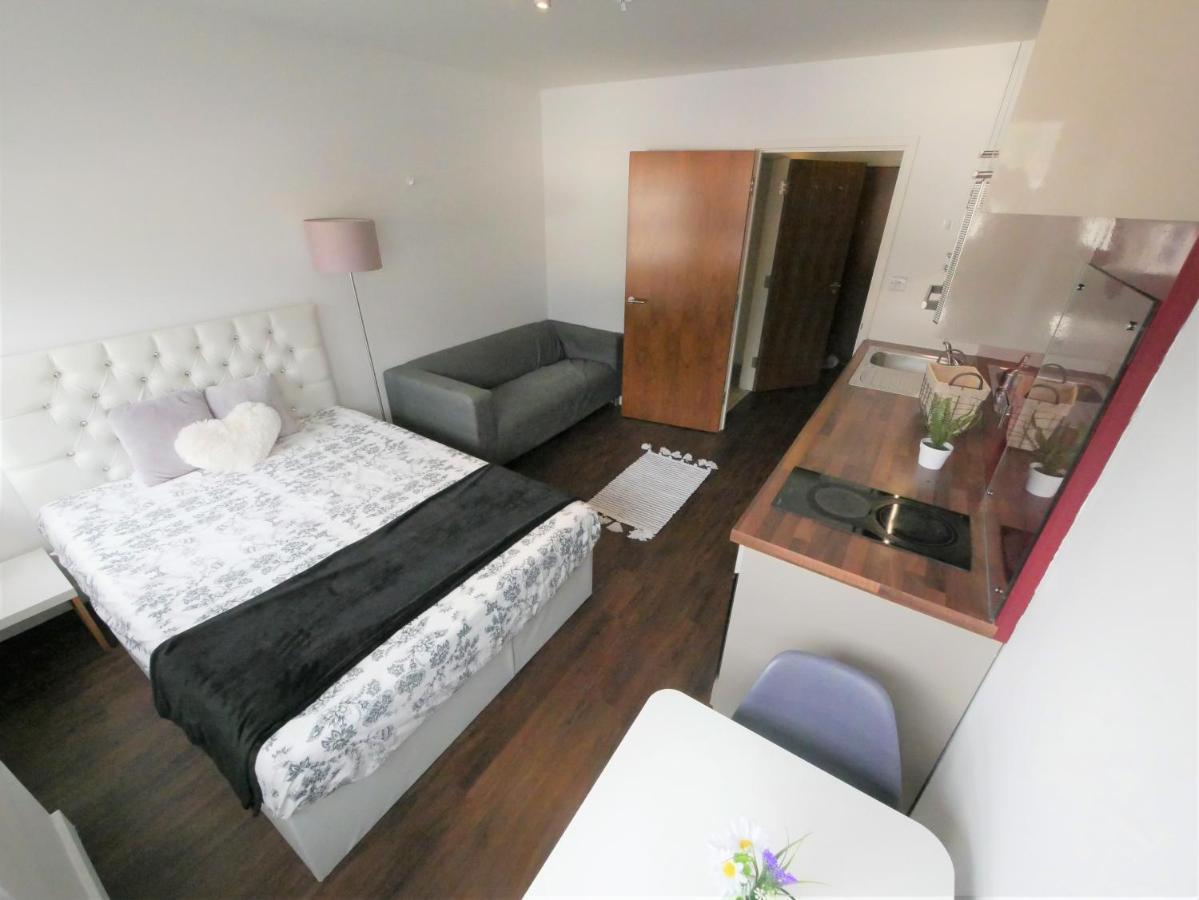 Hill House Holiday Apartments Борнмът Екстериор снимка