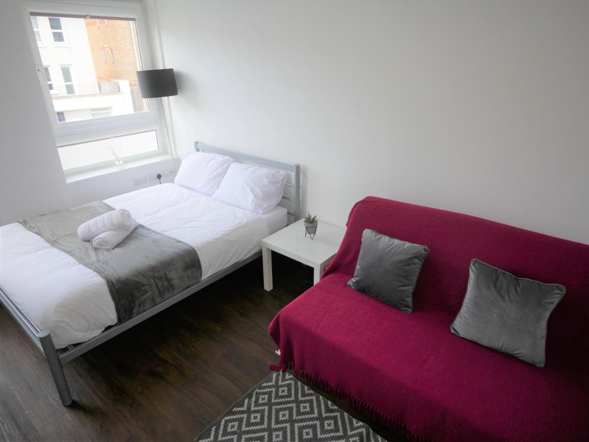 Hill House Holiday Apartments Борнмът Екстериор снимка