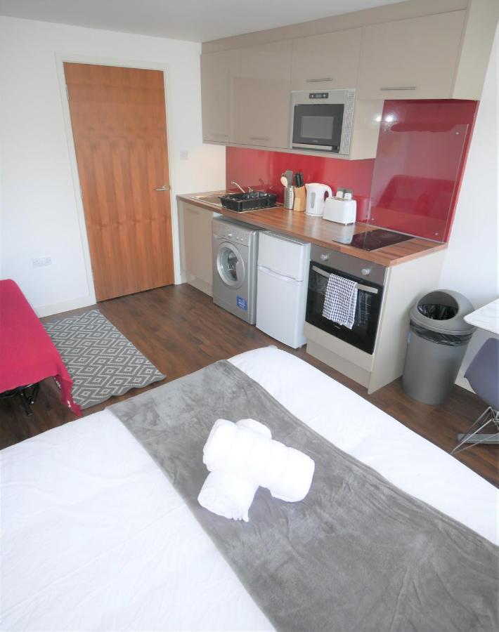 Hill House Holiday Apartments Борнмът Екстериор снимка