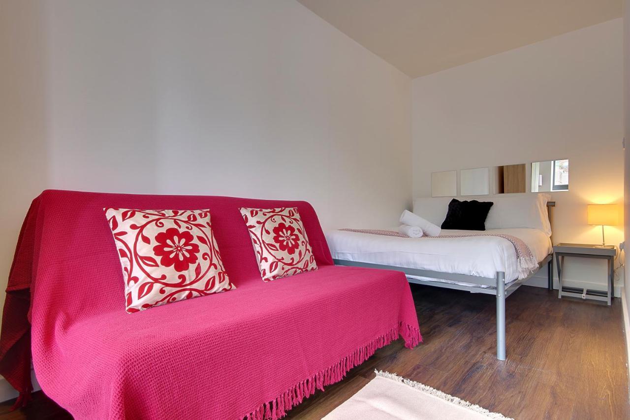Hill House Holiday Apartments Борнмът Екстериор снимка