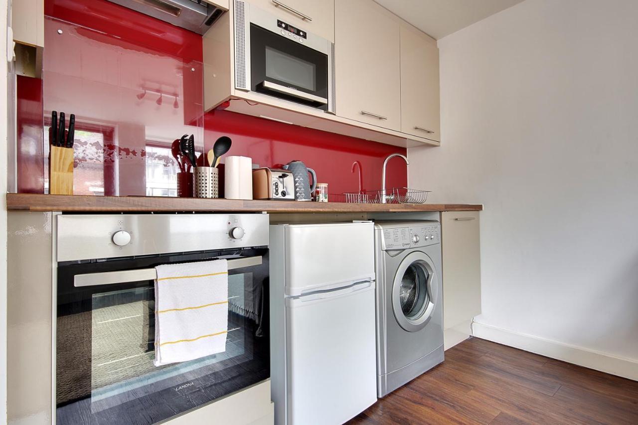 Hill House Holiday Apartments Борнмът Екстериор снимка