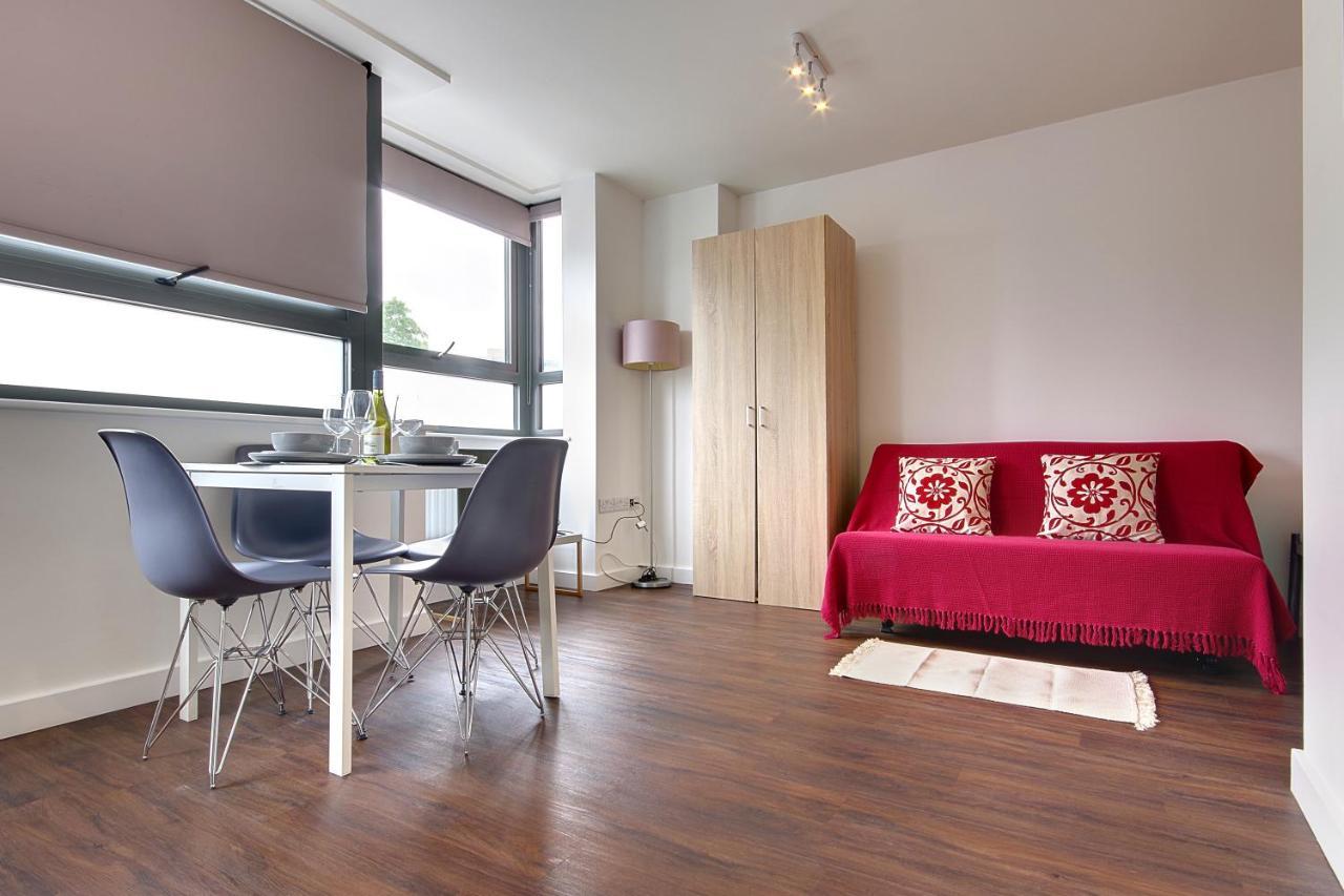 Hill House Holiday Apartments Борнмът Екстериор снимка