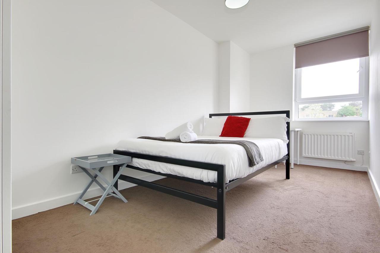 Hill House Holiday Apartments Борнмът Екстериор снимка