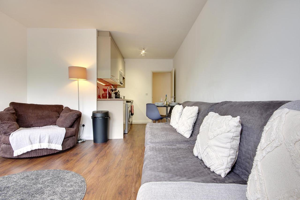Hill House Holiday Apartments Борнмът Екстериор снимка