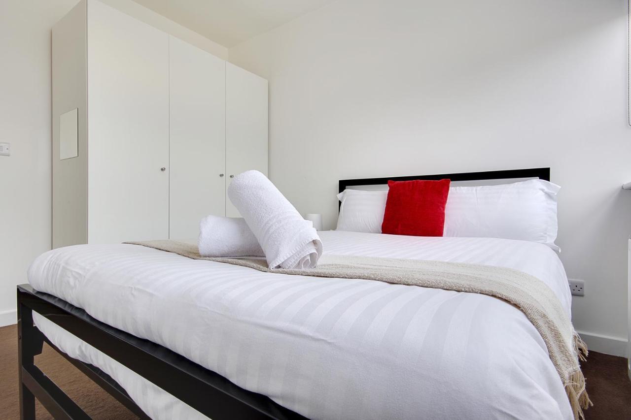 Hill House Holiday Apartments Борнмът Екстериор снимка