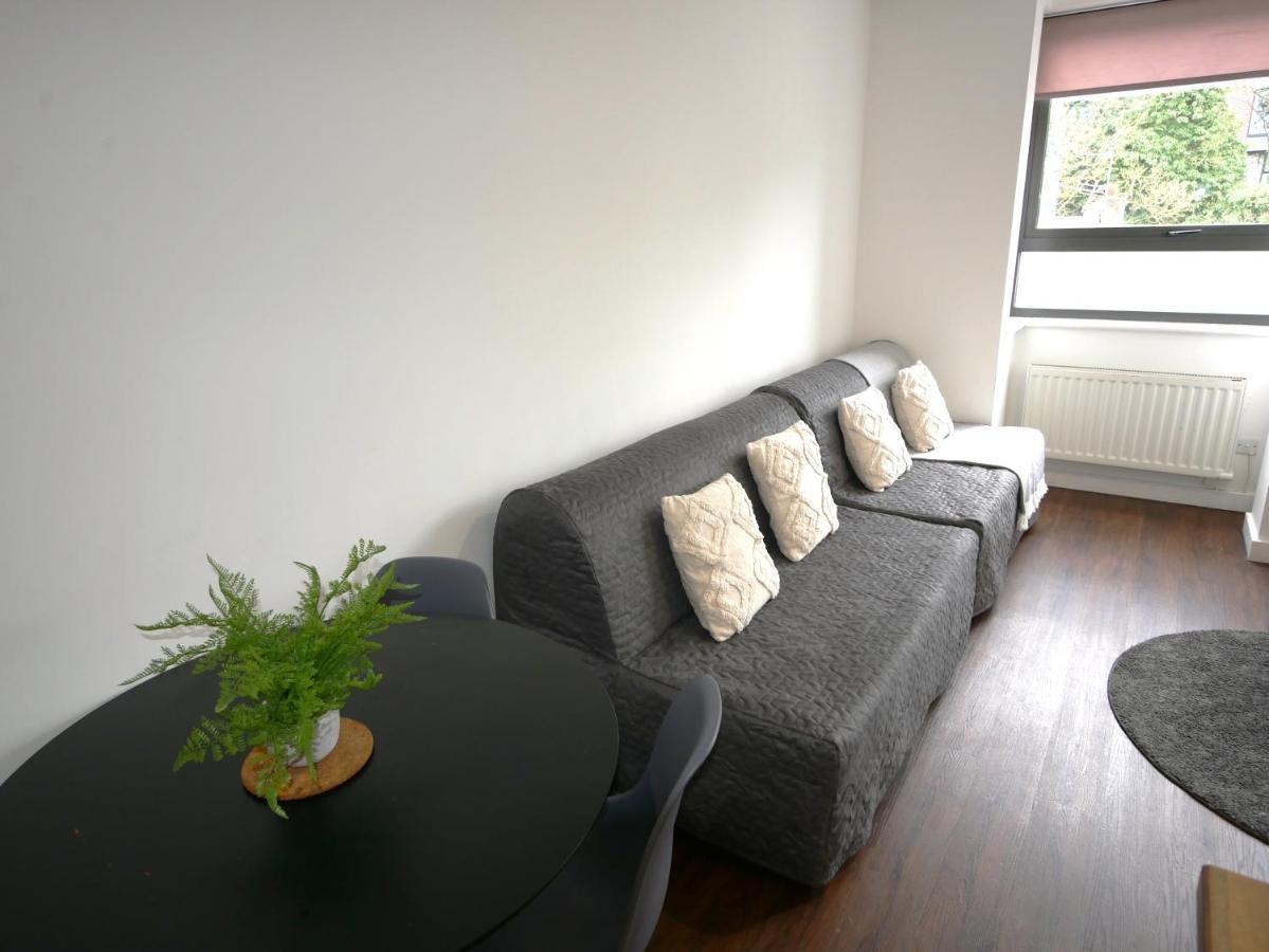 Hill House Holiday Apartments Борнмът Екстериор снимка