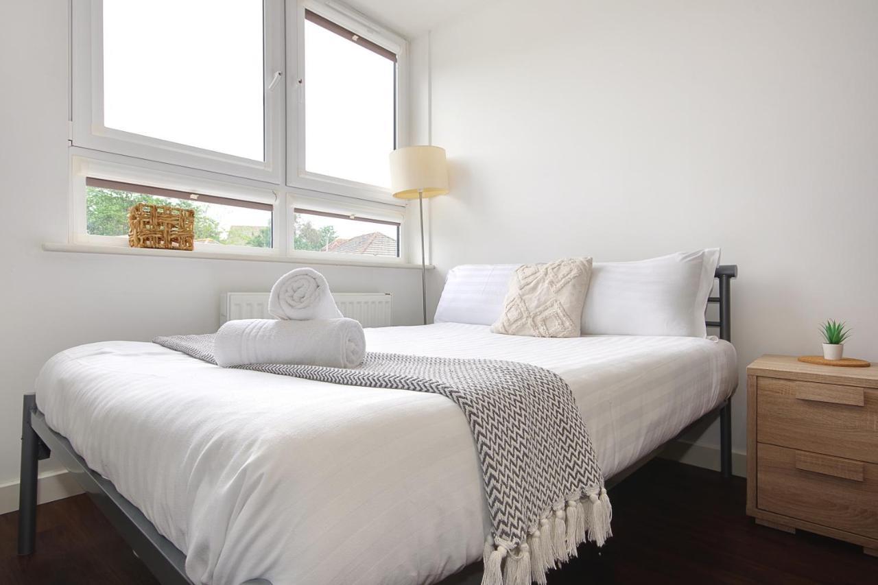 Hill House Holiday Apartments Борнмът Екстериор снимка