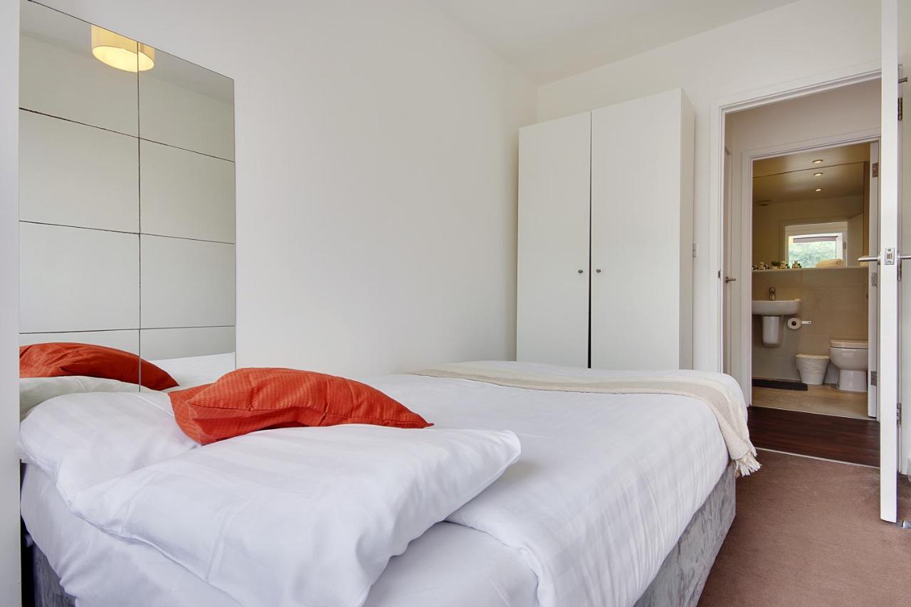 Hill House Holiday Apartments Борнмът Екстериор снимка