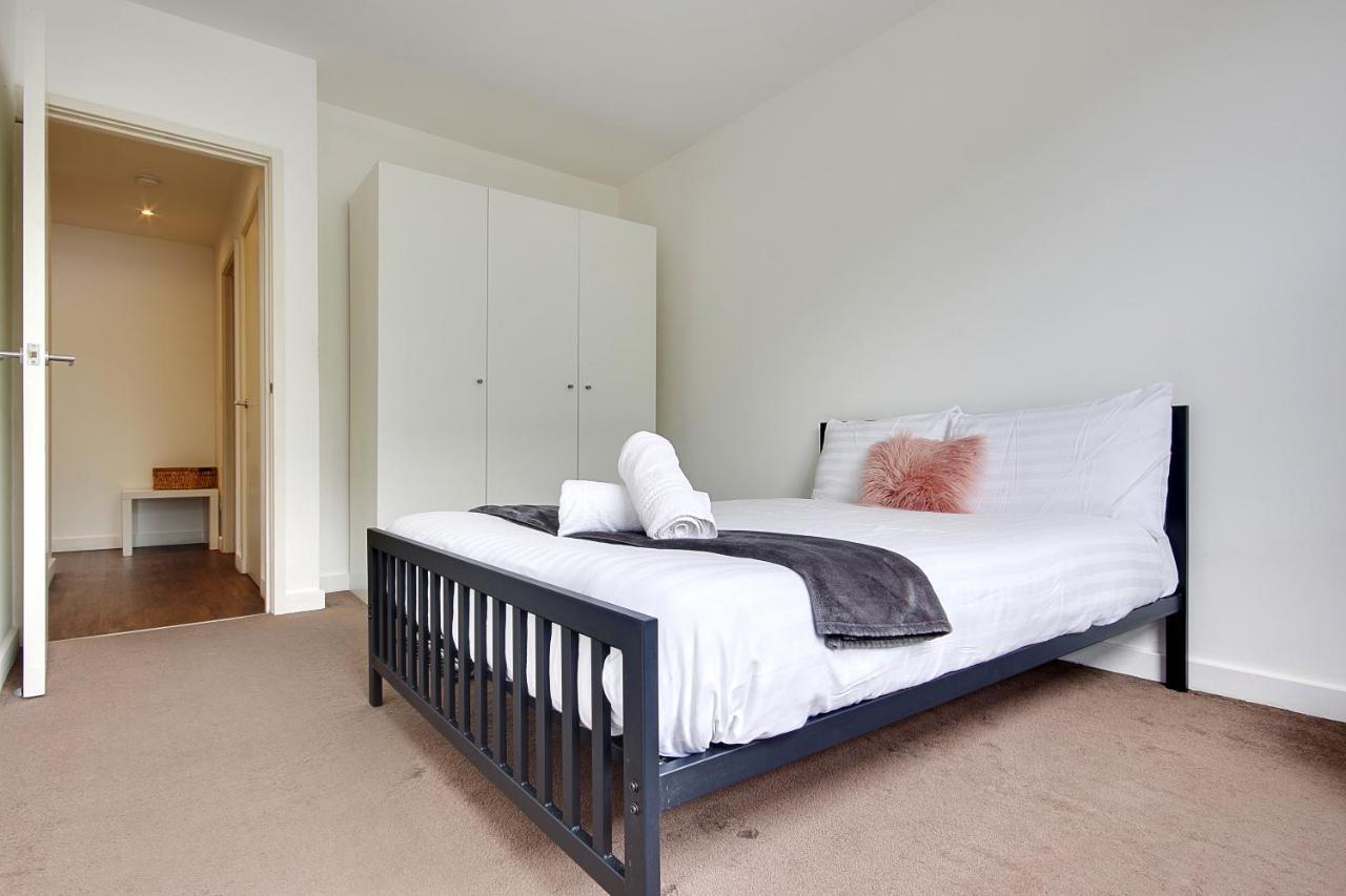 Hill House Holiday Apartments Борнмът Екстериор снимка