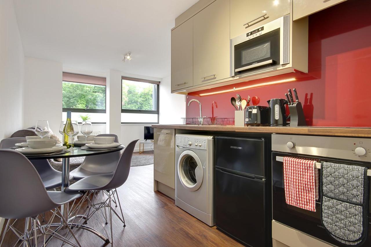 Hill House Holiday Apartments Борнмът Екстериор снимка