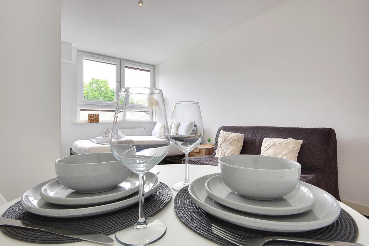 Hill House Holiday Apartments Борнмът Екстериор снимка