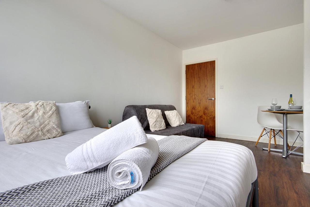 Hill House Holiday Apartments Борнмът Екстериор снимка