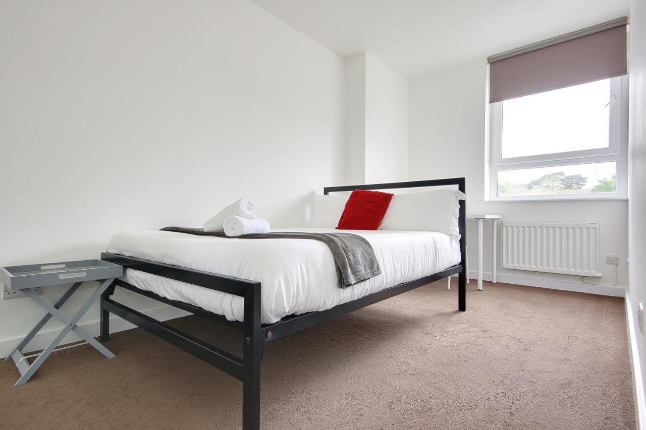 Hill House Holiday Apartments Борнмът Екстериор снимка