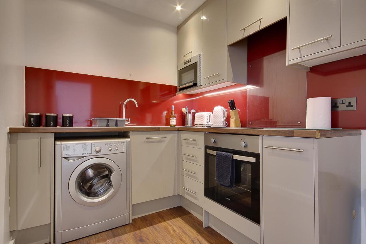 Hill House Holiday Apartments Борнмът Екстериор снимка