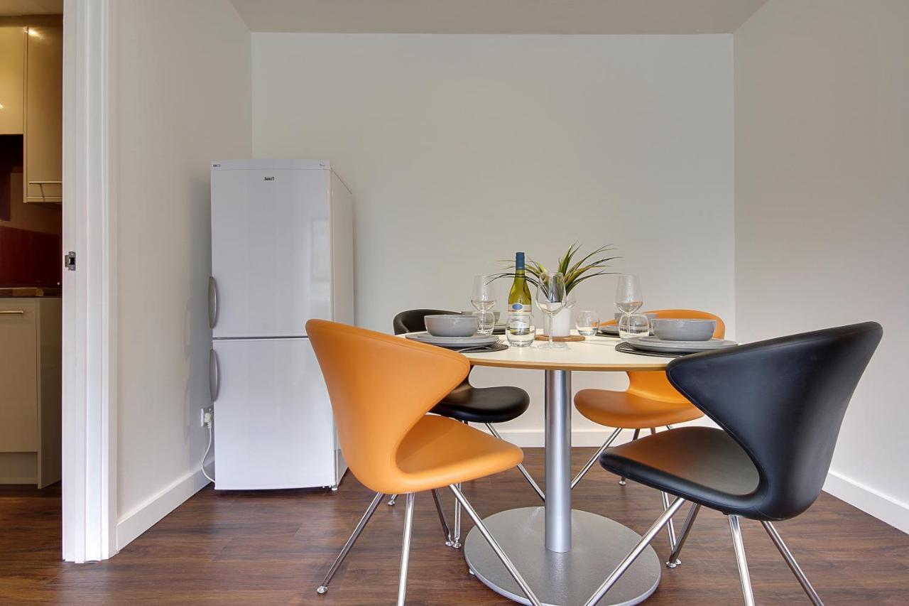 Hill House Holiday Apartments Борнмът Екстериор снимка